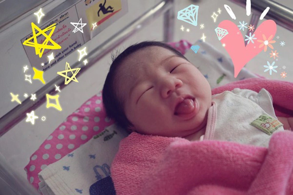 คลอดแล้ว! น้องโคลอี้ ลูกสาวเปรม บุษราคัมวงษ์ กับภรรยาเกาหลี