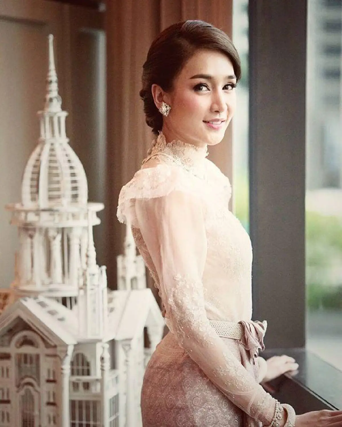 ส่องแก๊งเพื่อนเจ้าสาว เนย โชติกา สวยหวานงามอย่างไทย