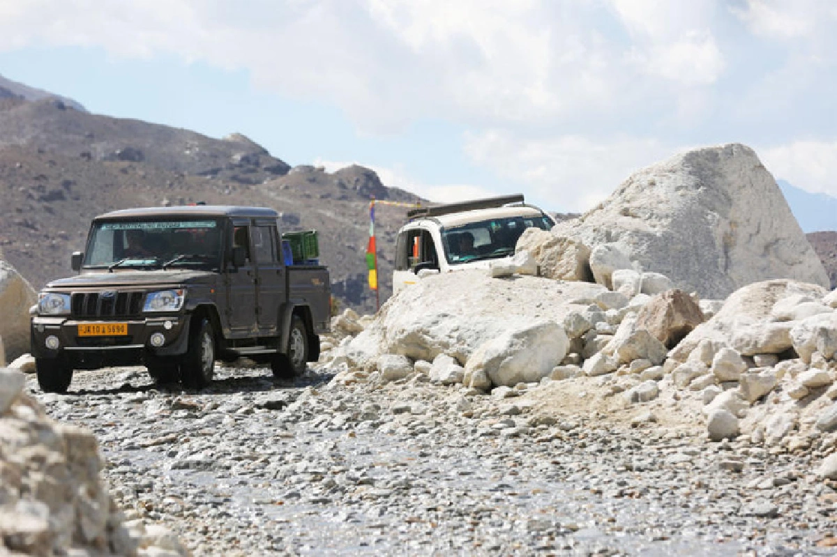 จงโบกสะบัดไปเถิด ธงมนตราเอ๋ย