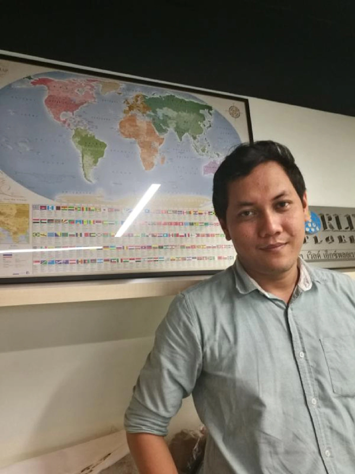 วีรภัทร คำรัตน์ อาจารย์ท่องโลก