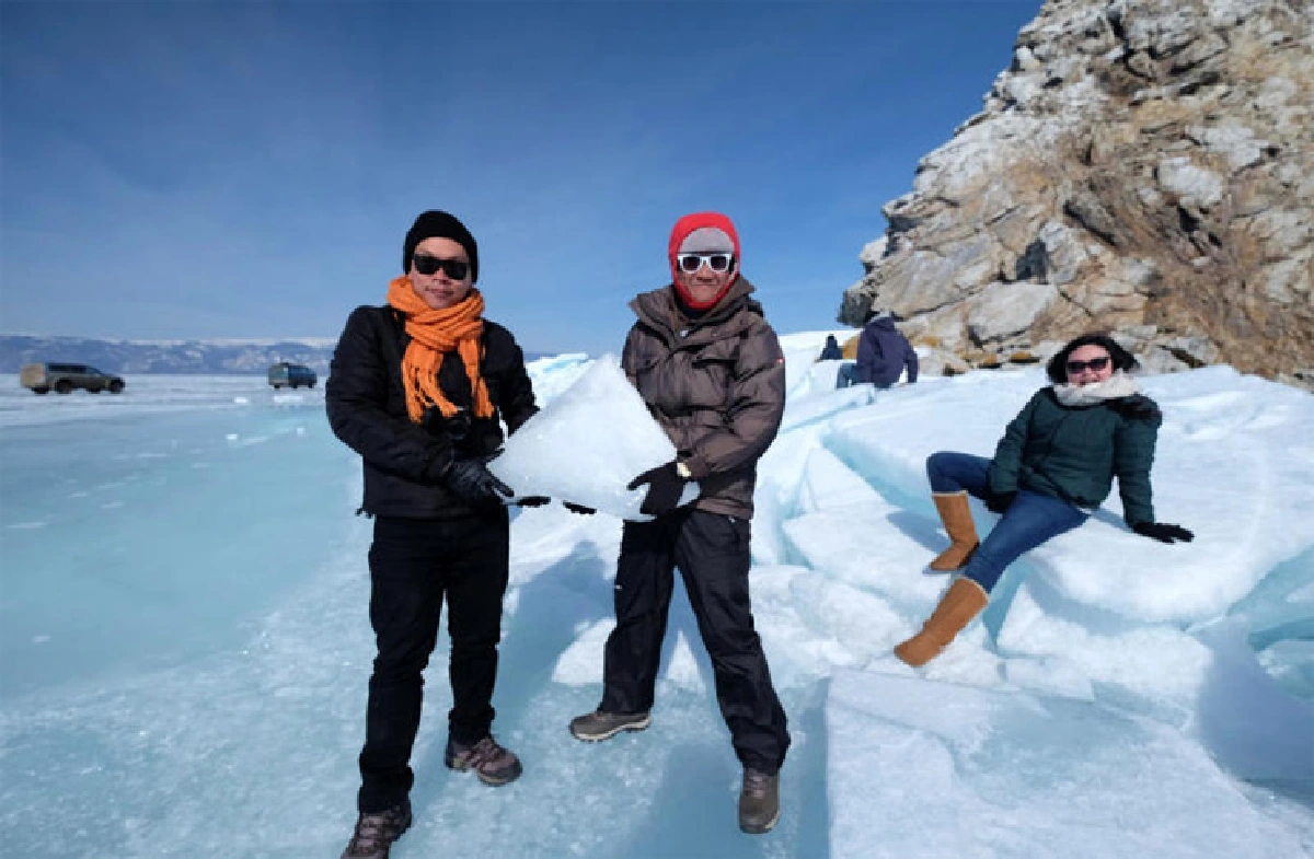 วีรภัทร คำรัตน์ อาจารย์ท่องโลก