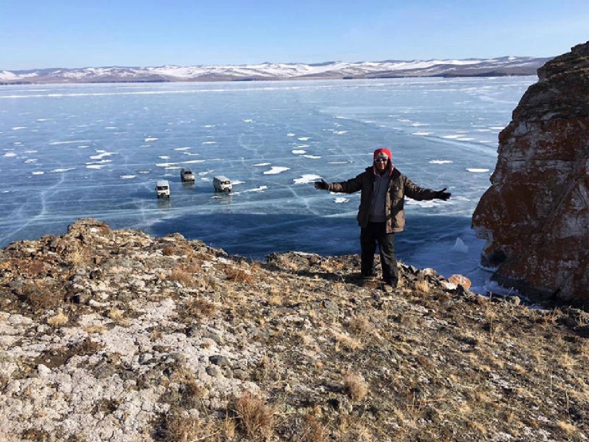 วีรภัทร คำรัตน์ อาจารย์ท่องโลก