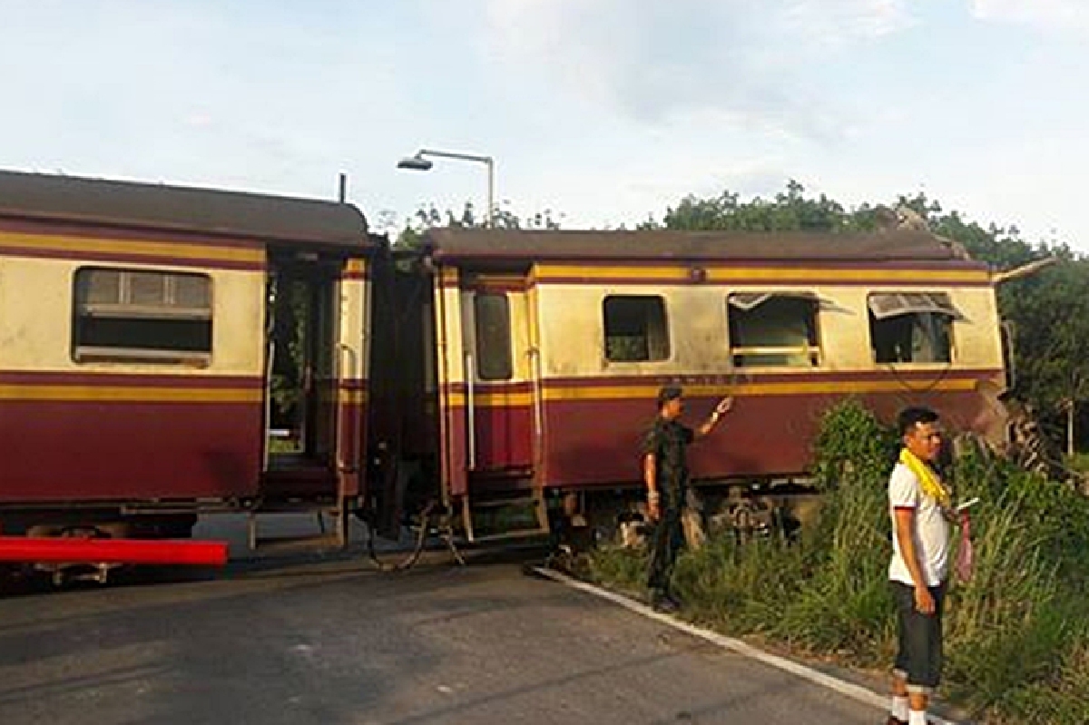 คนร้ายลอบวางบึ้มรถไฟที่ปัตตานีมีคนเจ็บ3ตาย1 คนร้ายลอบวางบึ้มรถไฟที่ปัตตานีมีคนเจ็บ3ตาย1