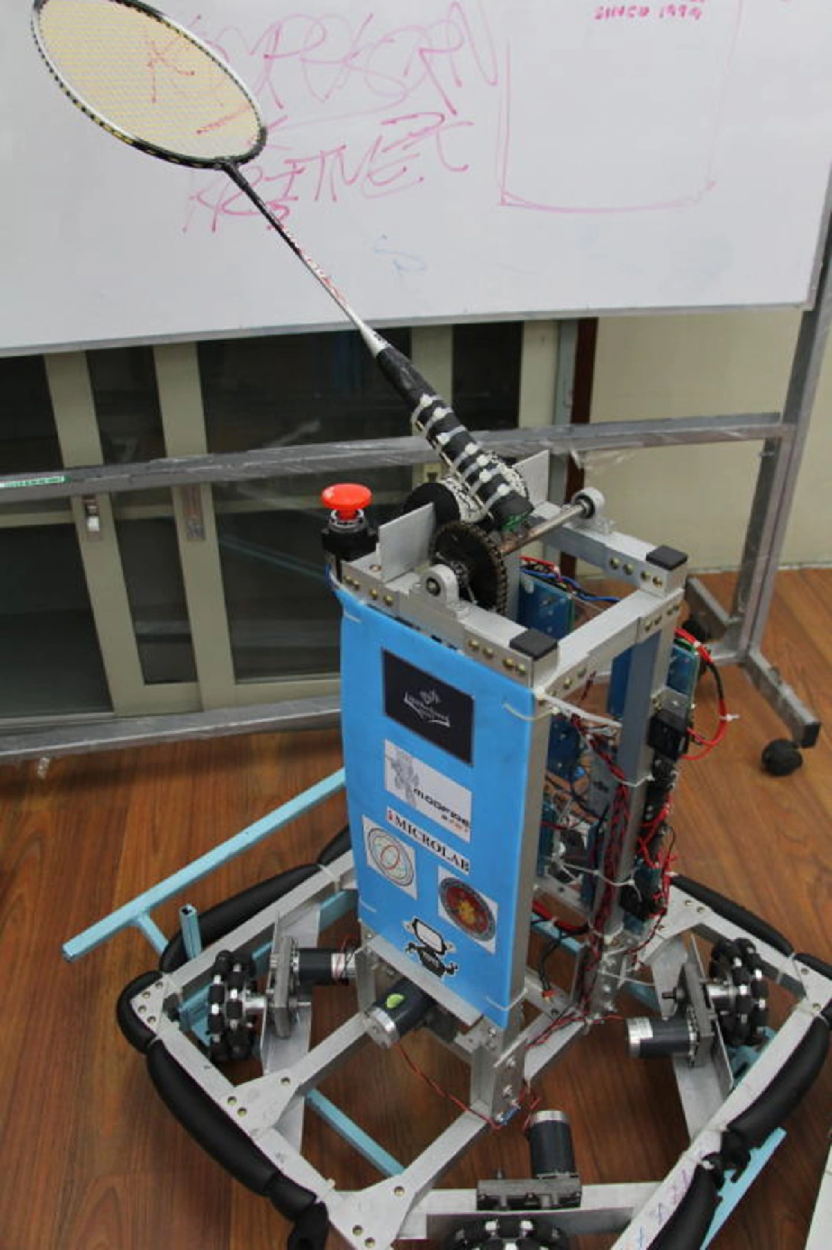 รางวัลได้มาก แต่ยังขาดการเรียนรู้  หลักสูตรหุ่นยนต์ที่ไม่ยังถึงเป้าหมาย