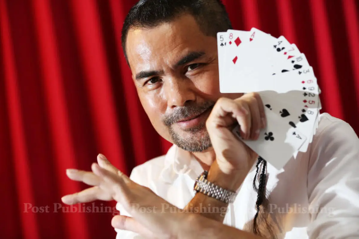 "ฟิลิป" 34ปีบนเส้นทางมายากล เสกความสุขให้ชีวิต