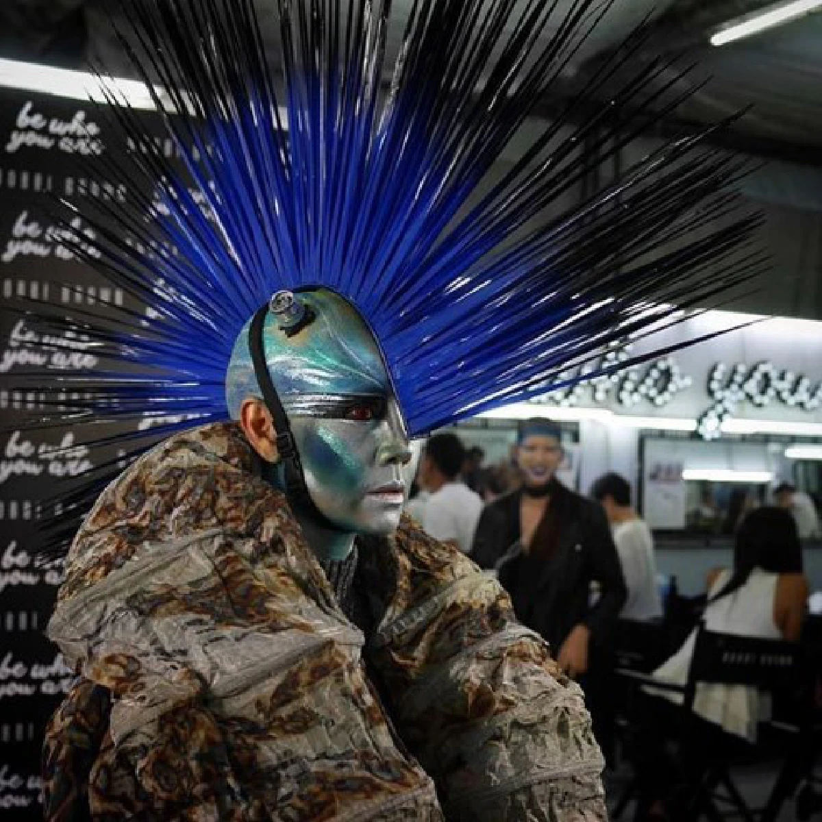 แซบทะลุจักรวาล!"นก สินจัย"เดินแบบในชุดธีมอวกาศสุดล้่ำ