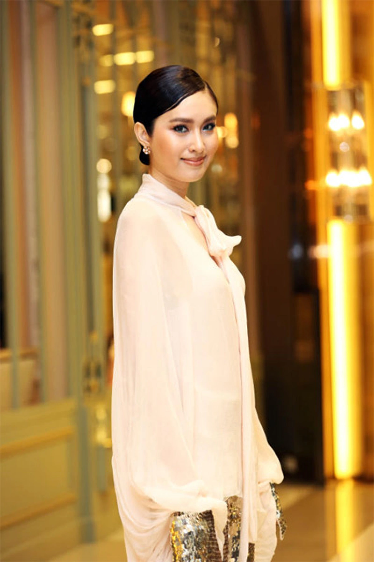 ตรีชฎา เพชรรัตน์ ‘ความสวยทำให้ได้รับเกียรติ’