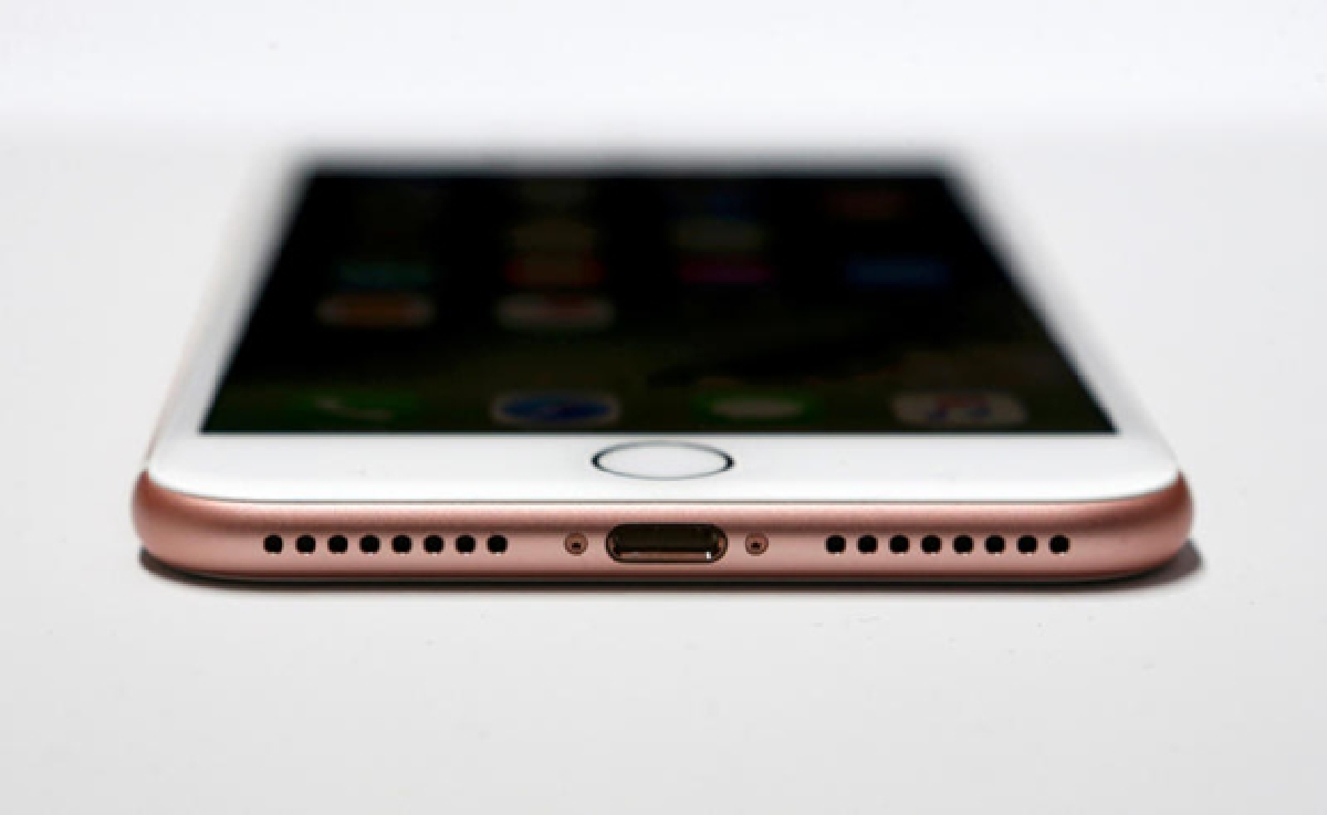 Apple reveals waterproof iPhone 7 models