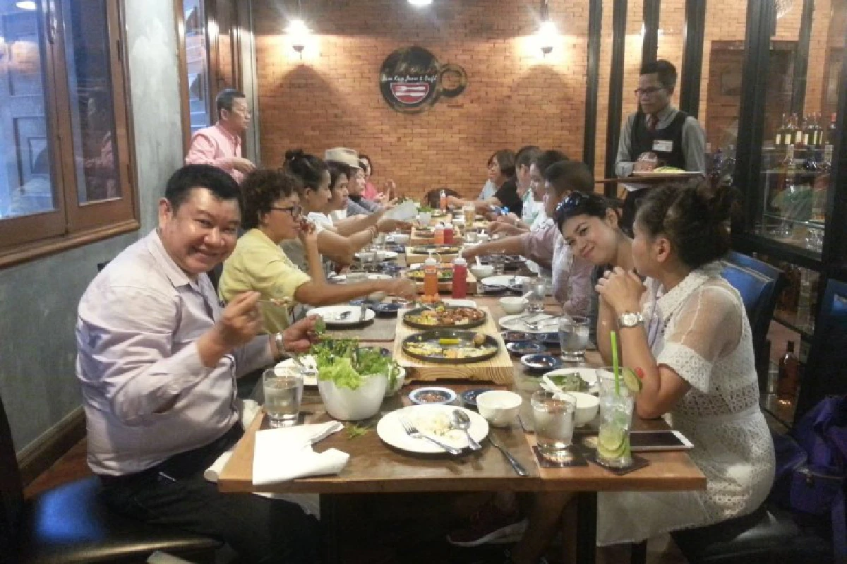 สเต๊กโคราชข้ามโขงบุกลาว