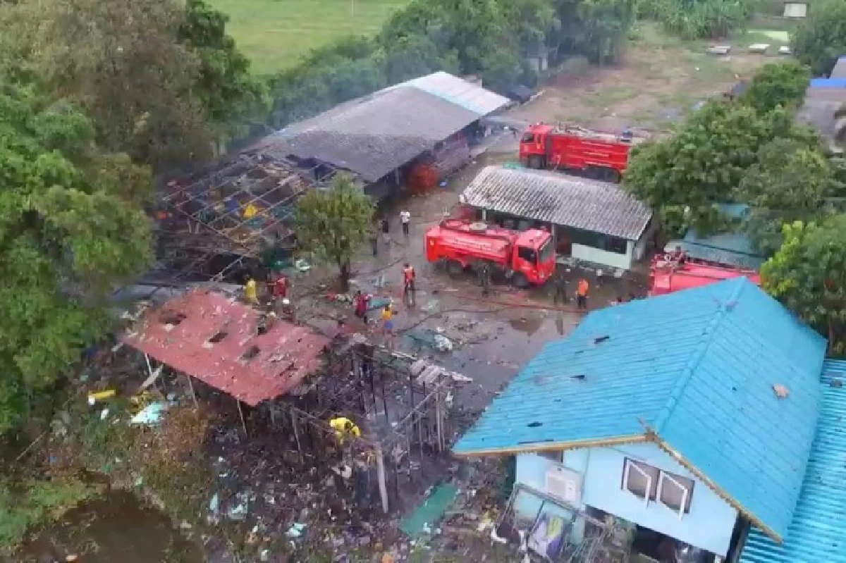 โรงเก็บพลุระเบิดเสียหายหนัก ไม่มีผู้บาดเจ็บ