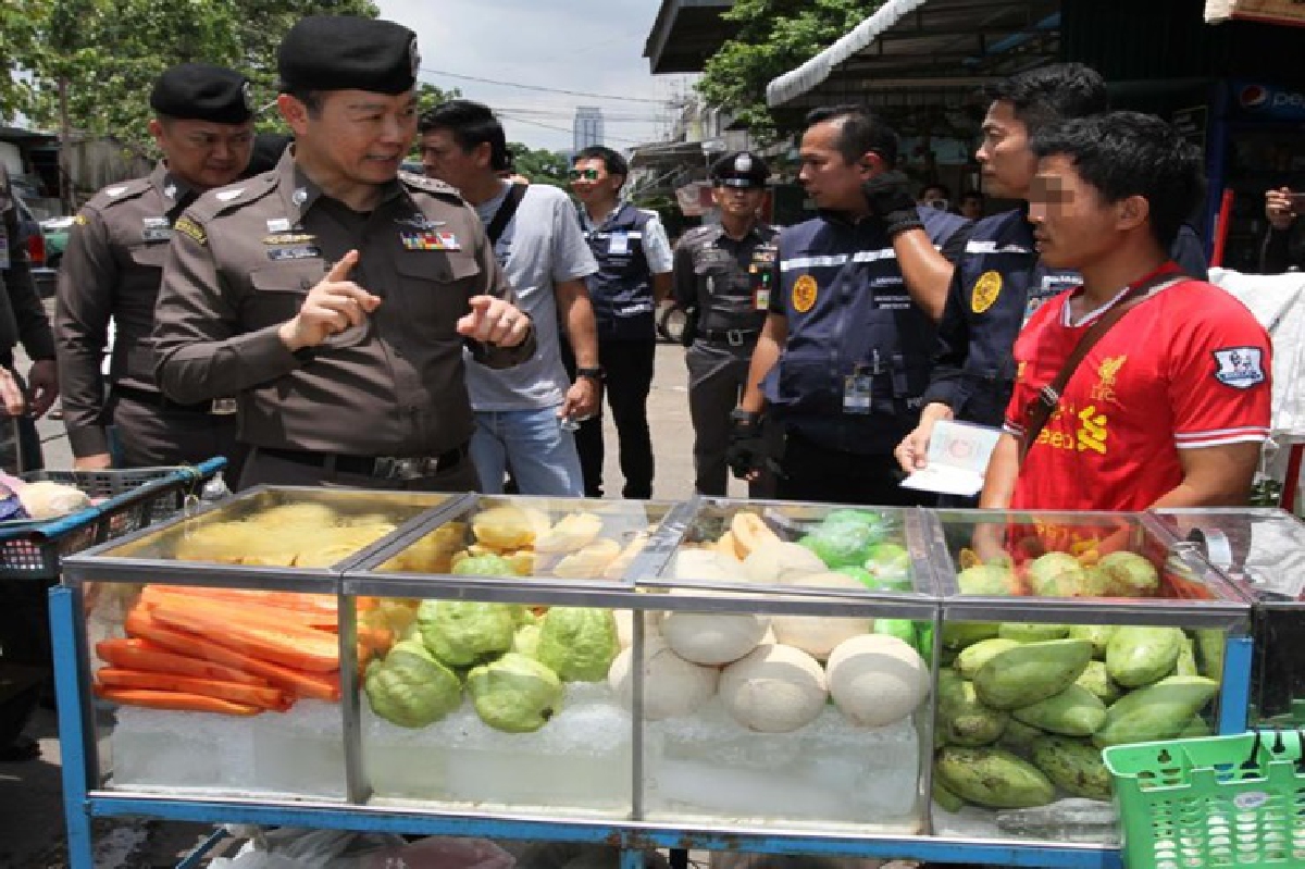 ล้างบางญวนยึดแผงค้า ล้างบางญวนยึดแผงค้า