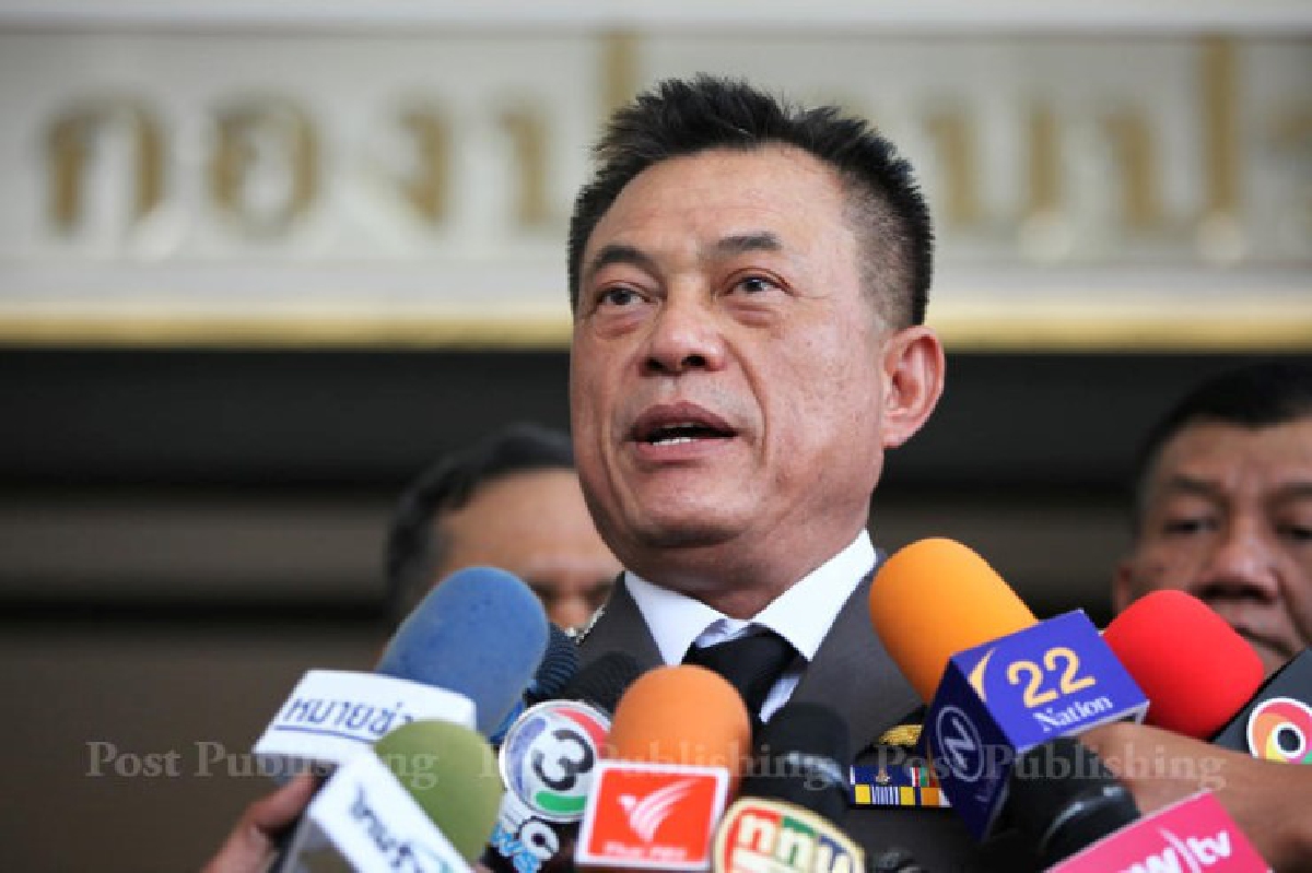ตร.ลุยค้นบ้านนักการเมืองท้องถิ่นยึดสิ่งของผิดกม.หลายรายการ ตร.ลุยค้นบ้านนักการเมืองท้องถิ่นยึดสิ่งของผิดกม.หลายรายการ