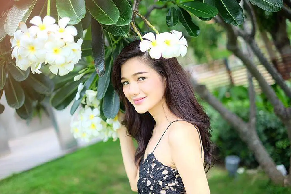 เด็ดอีกแล้ว! กวาง เดอะเฟซฯ นุ่งบิกินี่อวดหุ่นเซ็กซี่ริมหาด