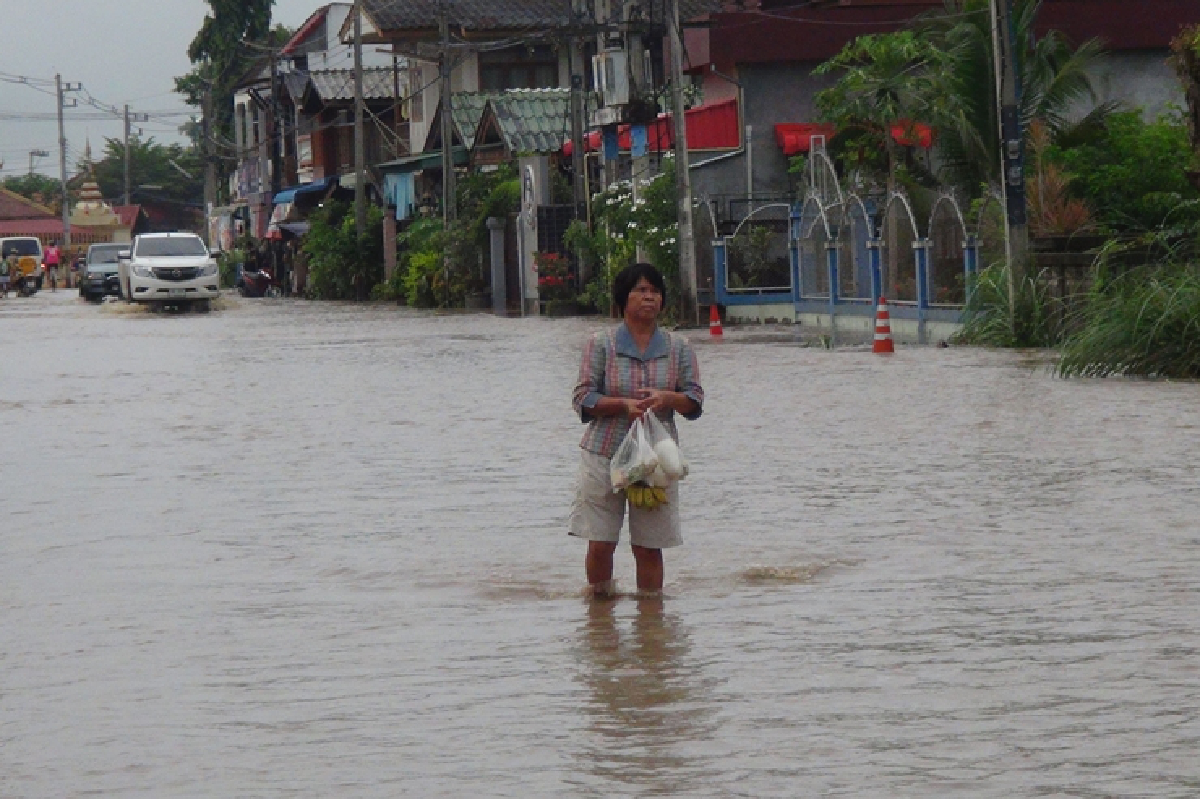 น้ำป่ายังท่วมลำปางชาวบ้านรับมือเป็นวันที่สอง