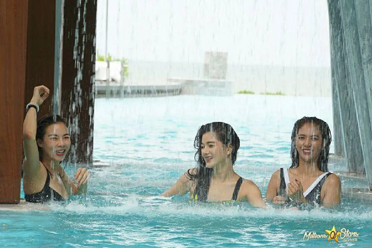 เด็ดอีกแล้ว! กวาง เดอะเฟซฯ นุ่งบิกินี่อวดหุ่นเซ็กซี่ริมหาด