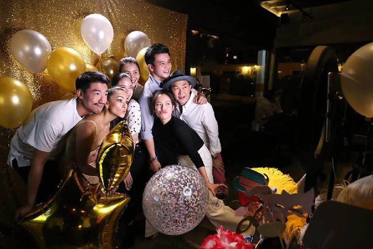 คนโสดอิจฉา! เทย่า-มิก้า โชว์หวานในปาร์ตี้วันเกิด