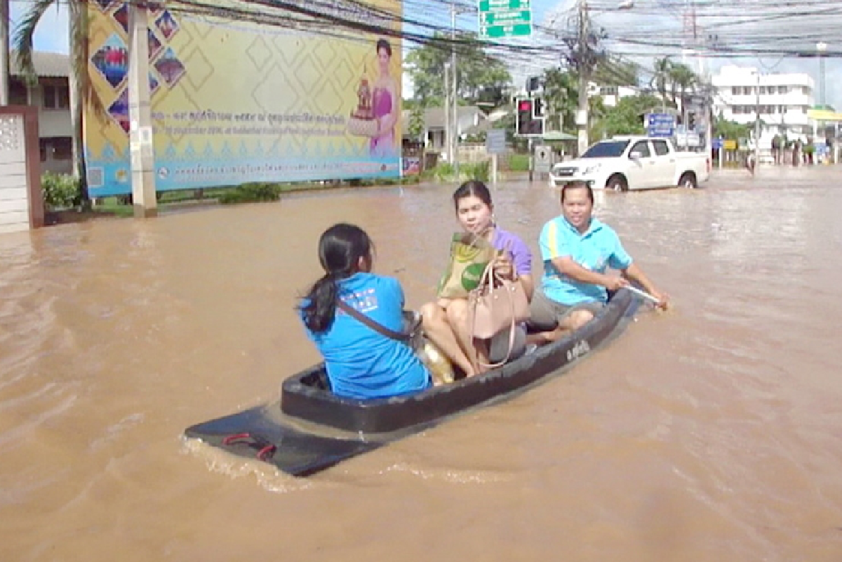 พายุดีเปรสชั่นราอีถล่มสุโขทัยจมทั้งเมือง