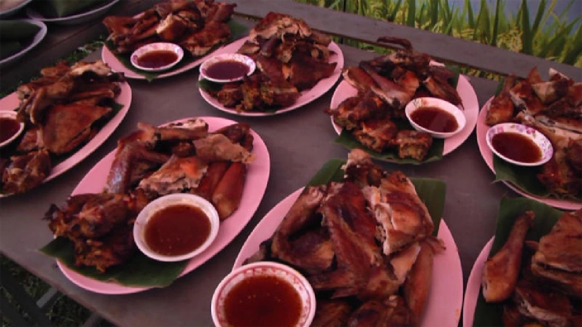 ไก่ย่างสมุนไพรกาบเชิง อร่อยโดนใจคนรักสุขภาพ