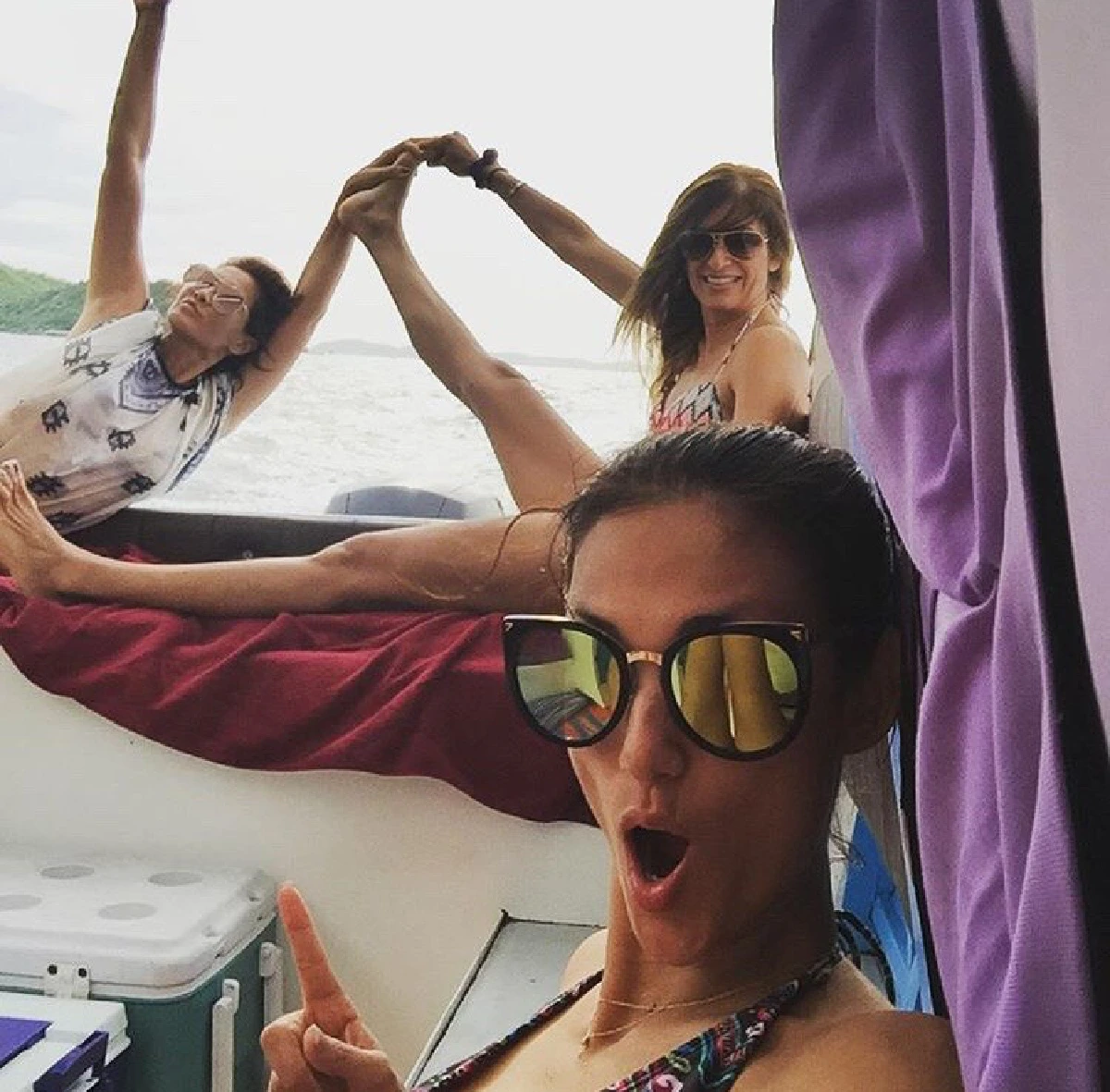 มีความแซ่บ! ลูกเกด-ซินดี้ อวดหุ่นเซ็กซี่ในชุดบิกินี่ตัวจิ๋ว