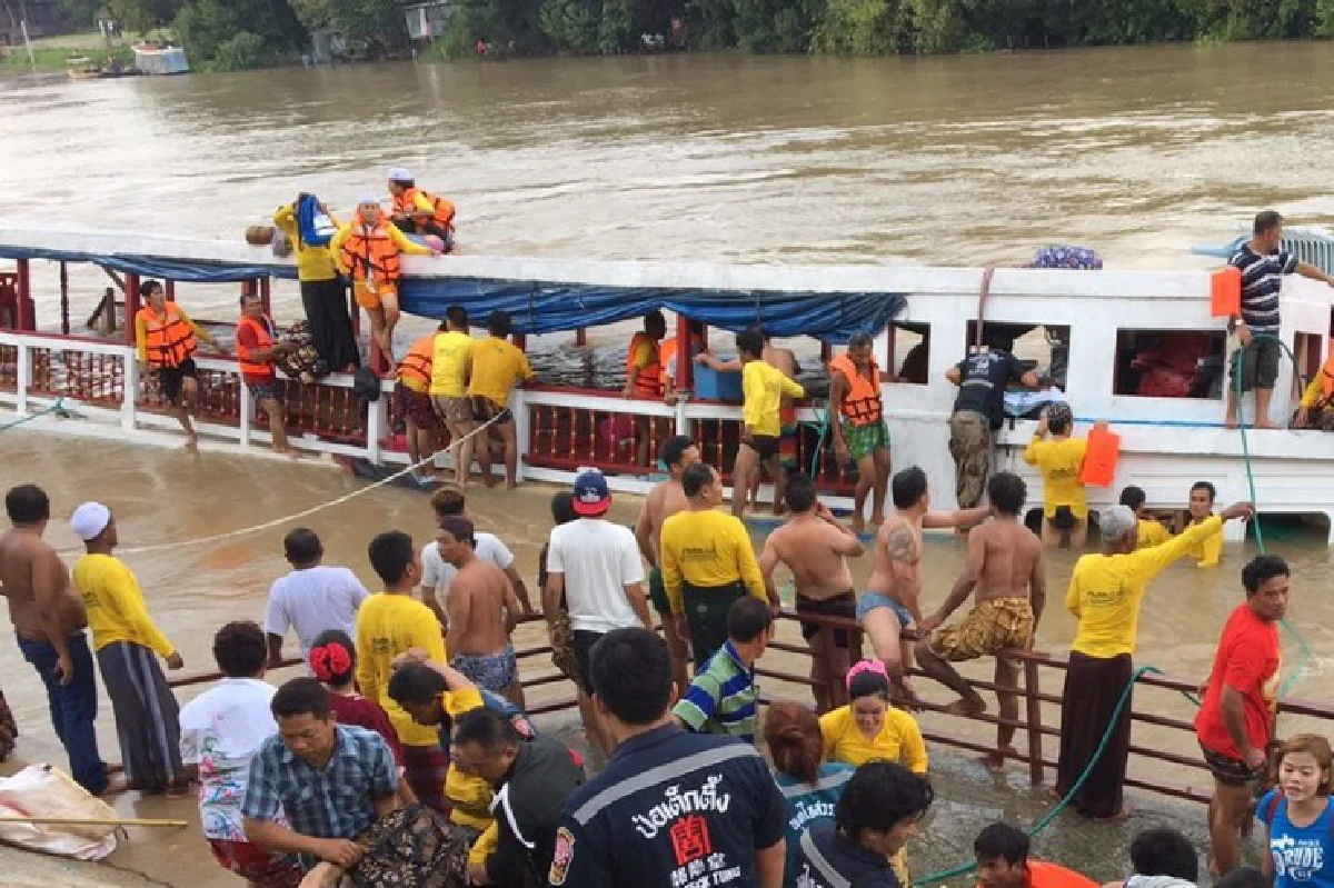 สลด!เรือล่มที่อยุธยาดับแล้วกว่า 10 ราย