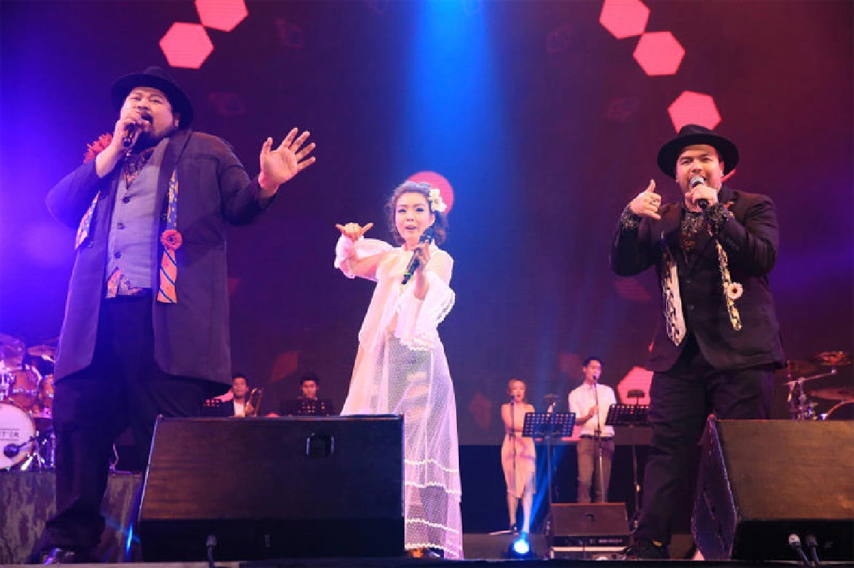 ไวท์เฮาส์ คอนเสิร์ต สนุกยกค่าย