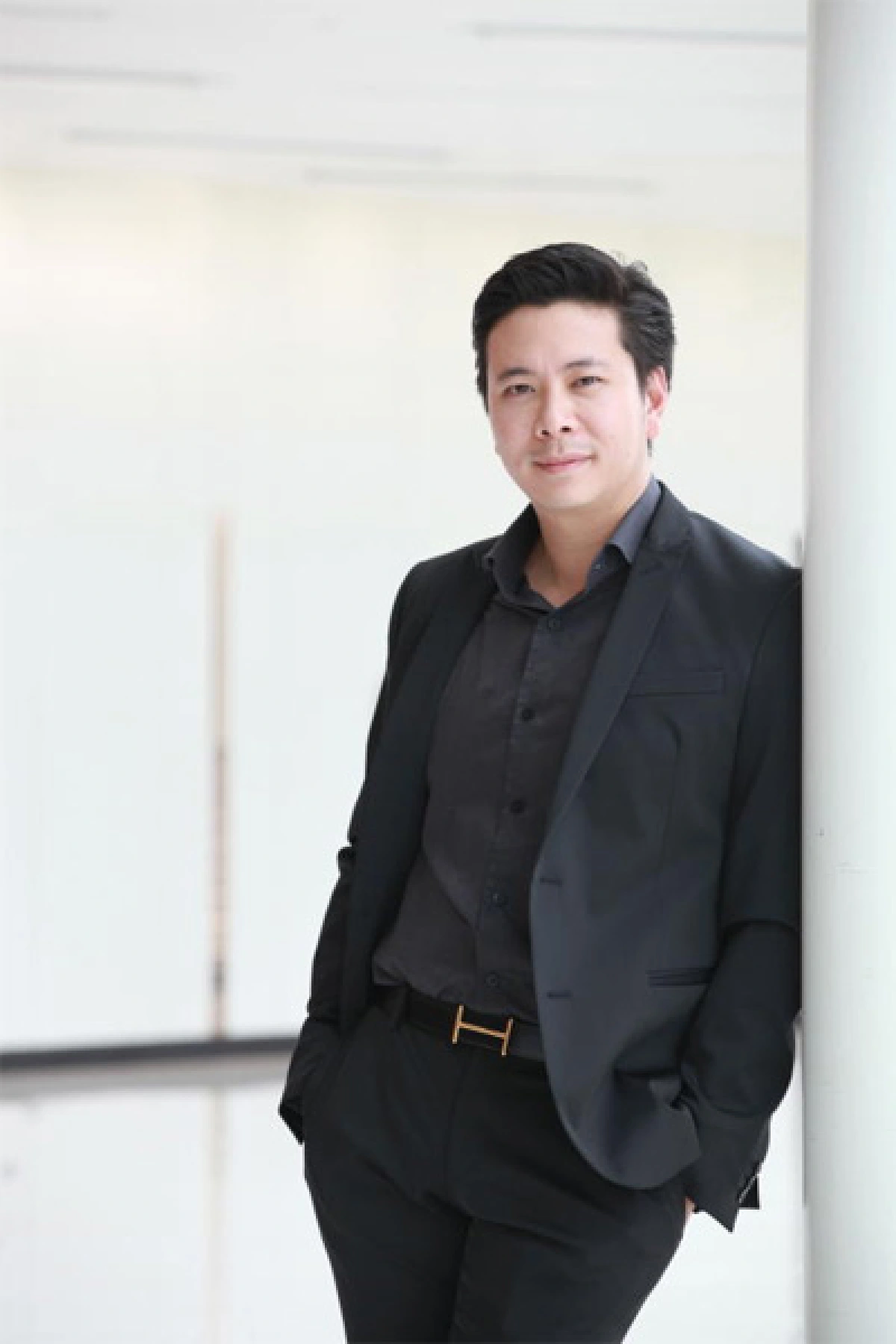 ปานเทพ กุลพนาภินันท์ นักธุรกิจสื่อโฆษณาไฟแรง