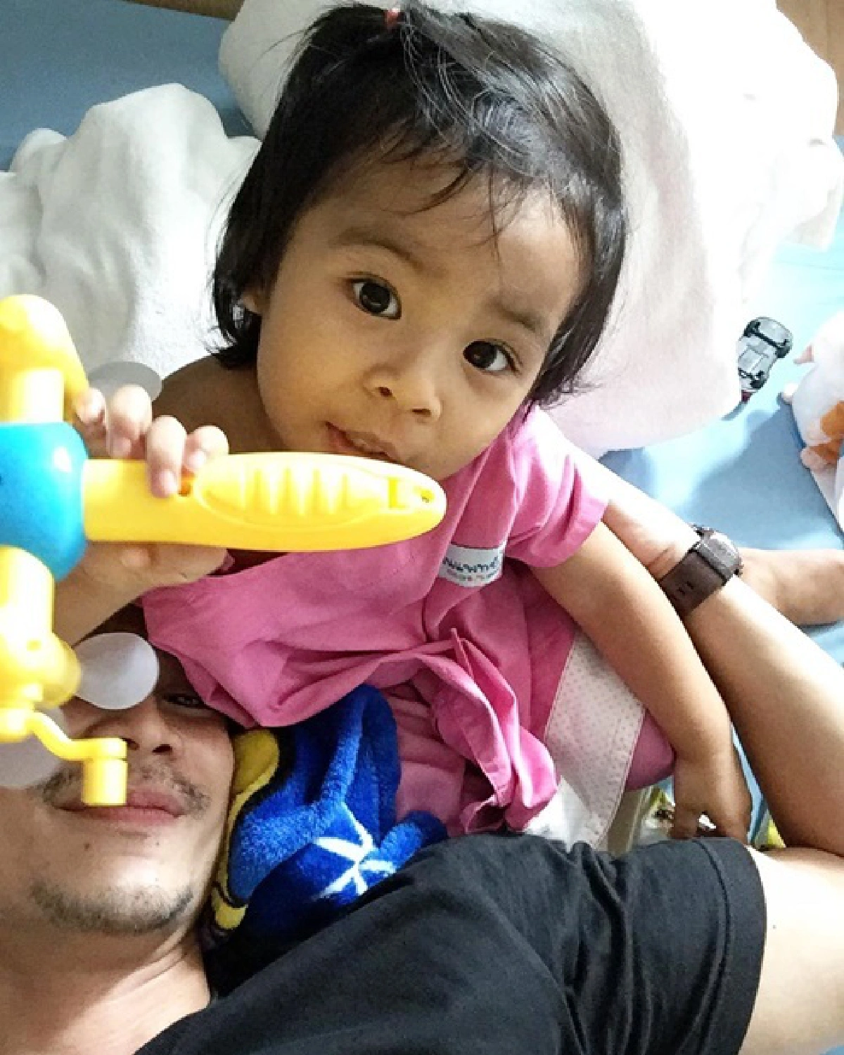 ตั้ม เดอะสตาร์ 10 โพสต์ภาพลูกๆในอ้อมแขน จะทำหน้าที่พ่อให้ดีที่สุด