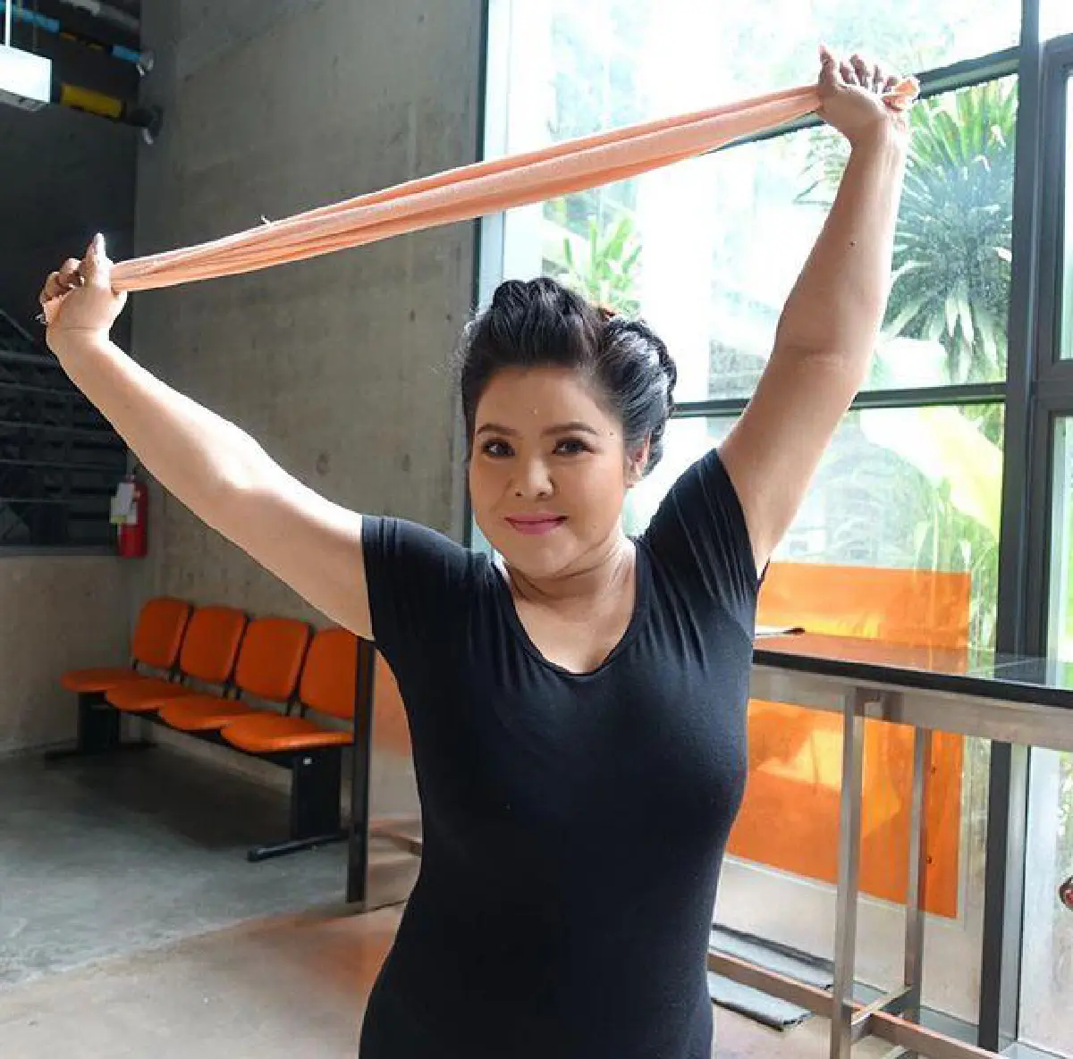 ย้อนวัยสมัยเชพบ๊ะ! ฮาย อาภาพร อวดภาพสวยหวานในชุดไทย