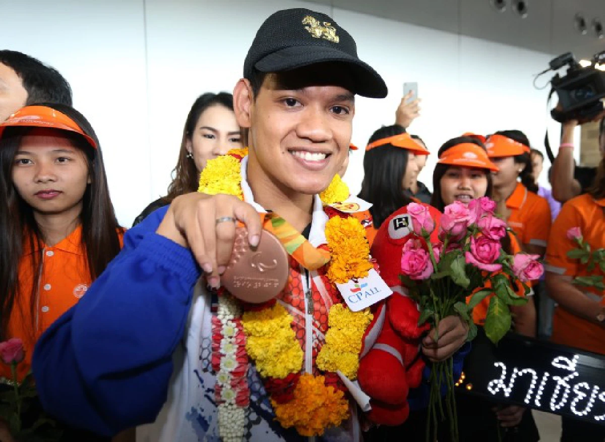 ทัพฮีโร่พาราลิมปิกถึงไทย แฟนกีฬาต้อนรับอบอุ่น