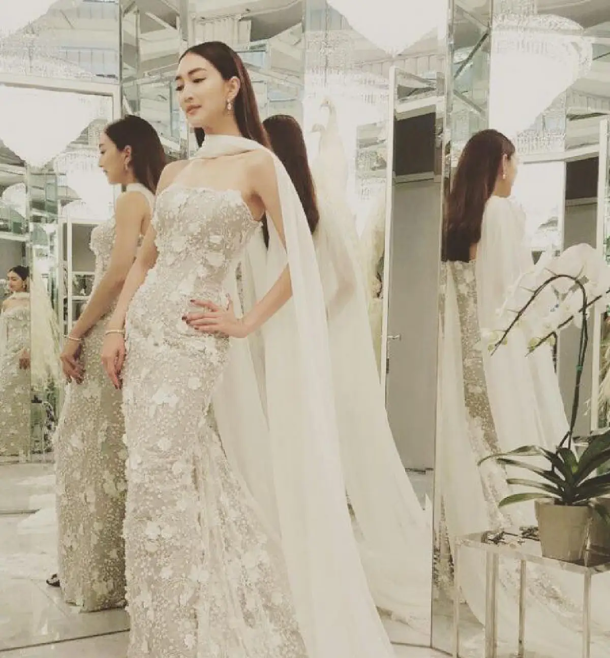 สวยเริ่ดอลังการ! รวมภาพซุปตาร์แต่งหรู ร่วมงานพรมแดง POEM