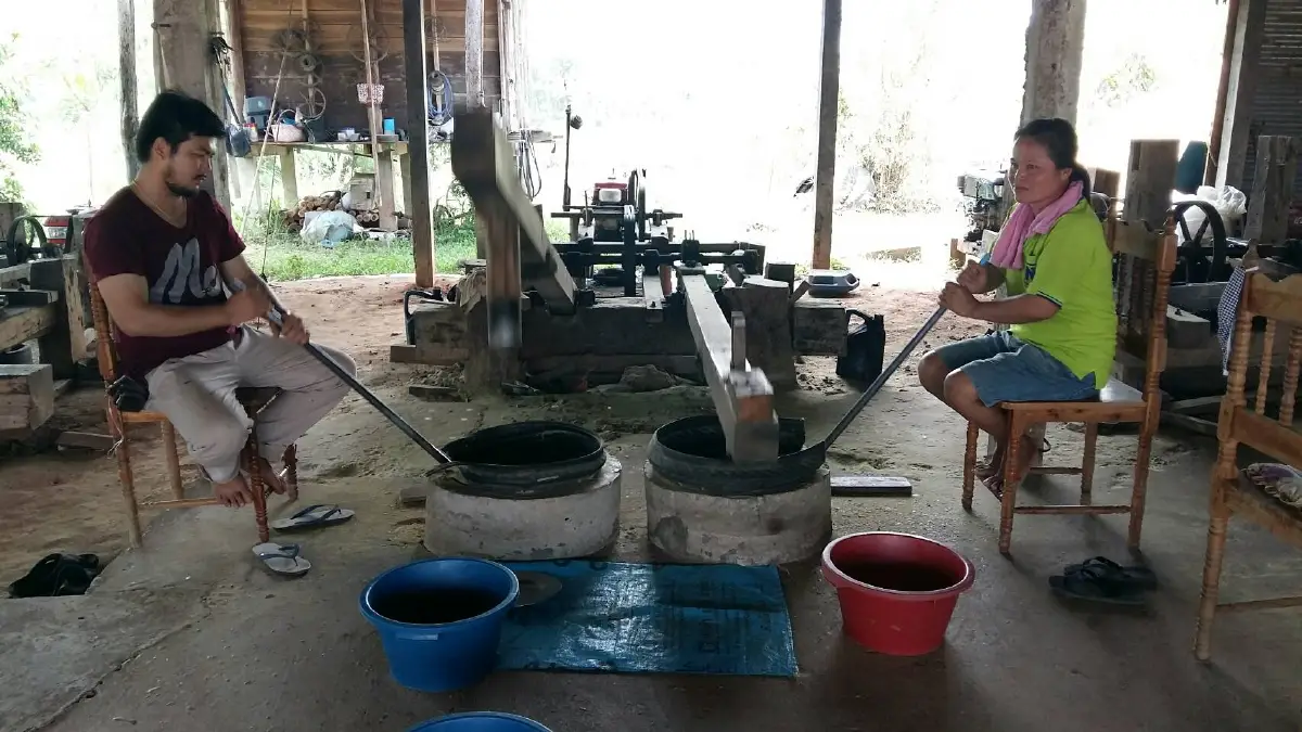 ทึ่งภูมิปัญญาชาวบ้านขายข้าวเม่าโกยเงินเดือนละล้าน