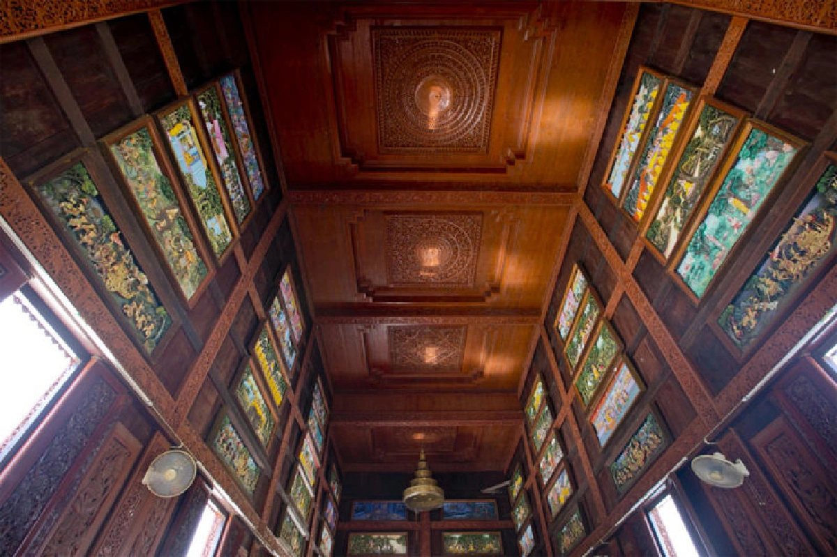 โบสถ์ไม้สักทอง ใหญ่ที่สุดในไทย