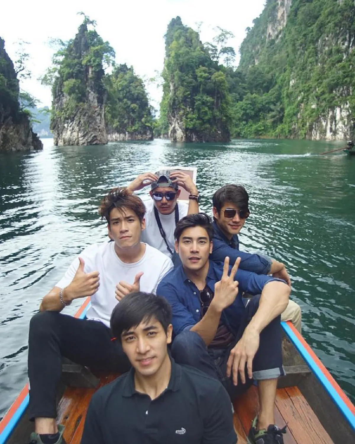 หล่อทั้งลำ! เวียร์ มาริโอ้ เคน อาเล็ก ลงเรือเที่ยวเขื่อนรัชชประภา