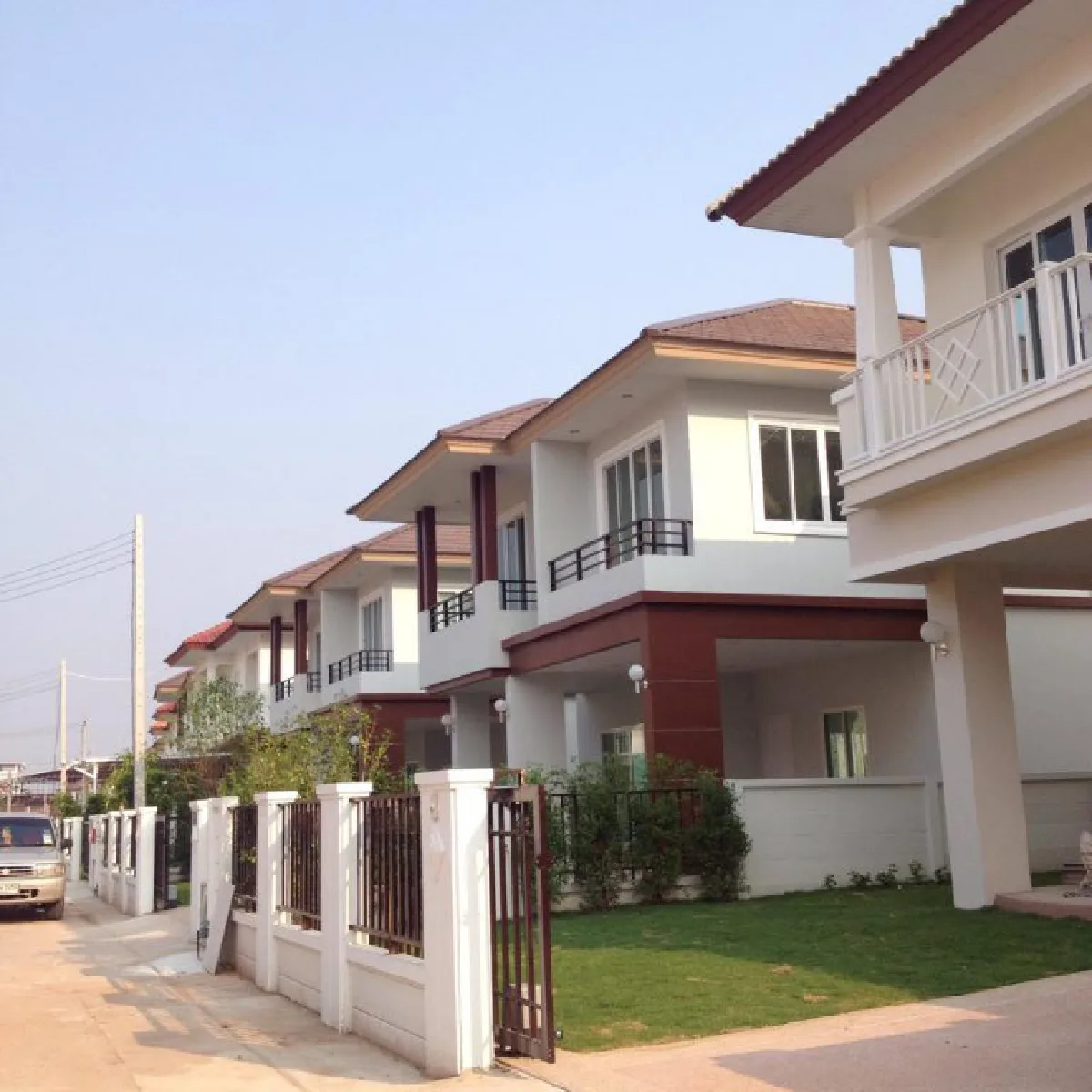 สวยและรวยมาก! ตามส่องธุรกิจครอบครัวของ มิน พีชญา