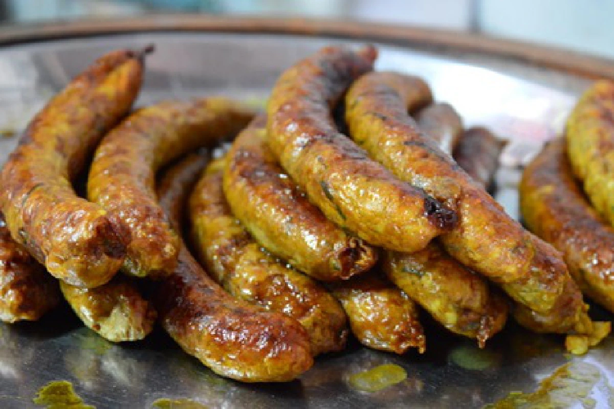 ไส้อั่วสมุนไพร 'นายกลาง'  สูตรพิเศษของฝากจาก 'พะเยา'