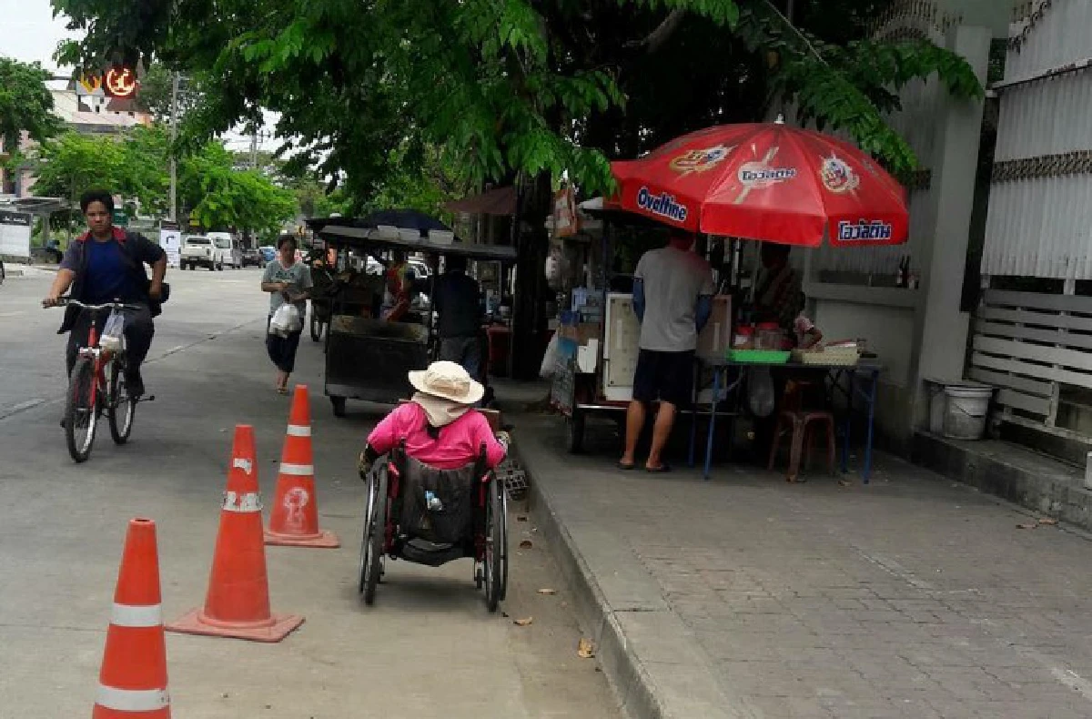 รวมภาพ "ทางเท้า" ปวดใจชาวกรุงฯ