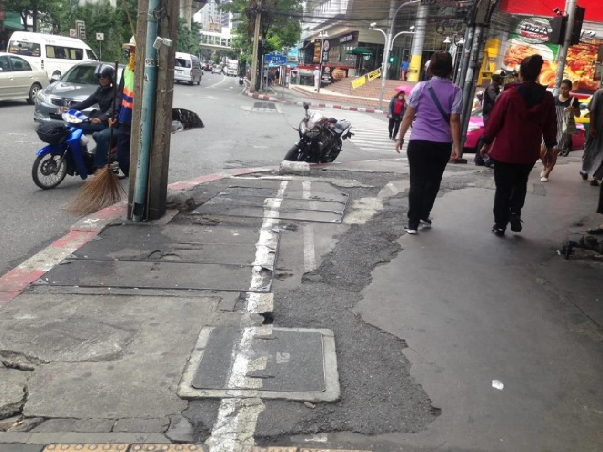 รวมภาพ "ทางเท้า" ปวดใจชาวกรุงฯ