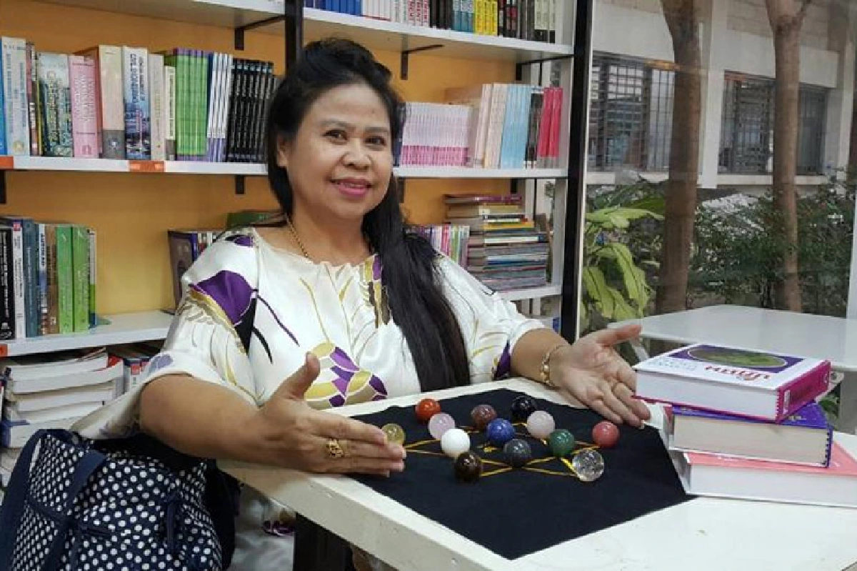 ดูดวง... ยิ่งแปลกยิ่งต้องลอง (ดู)