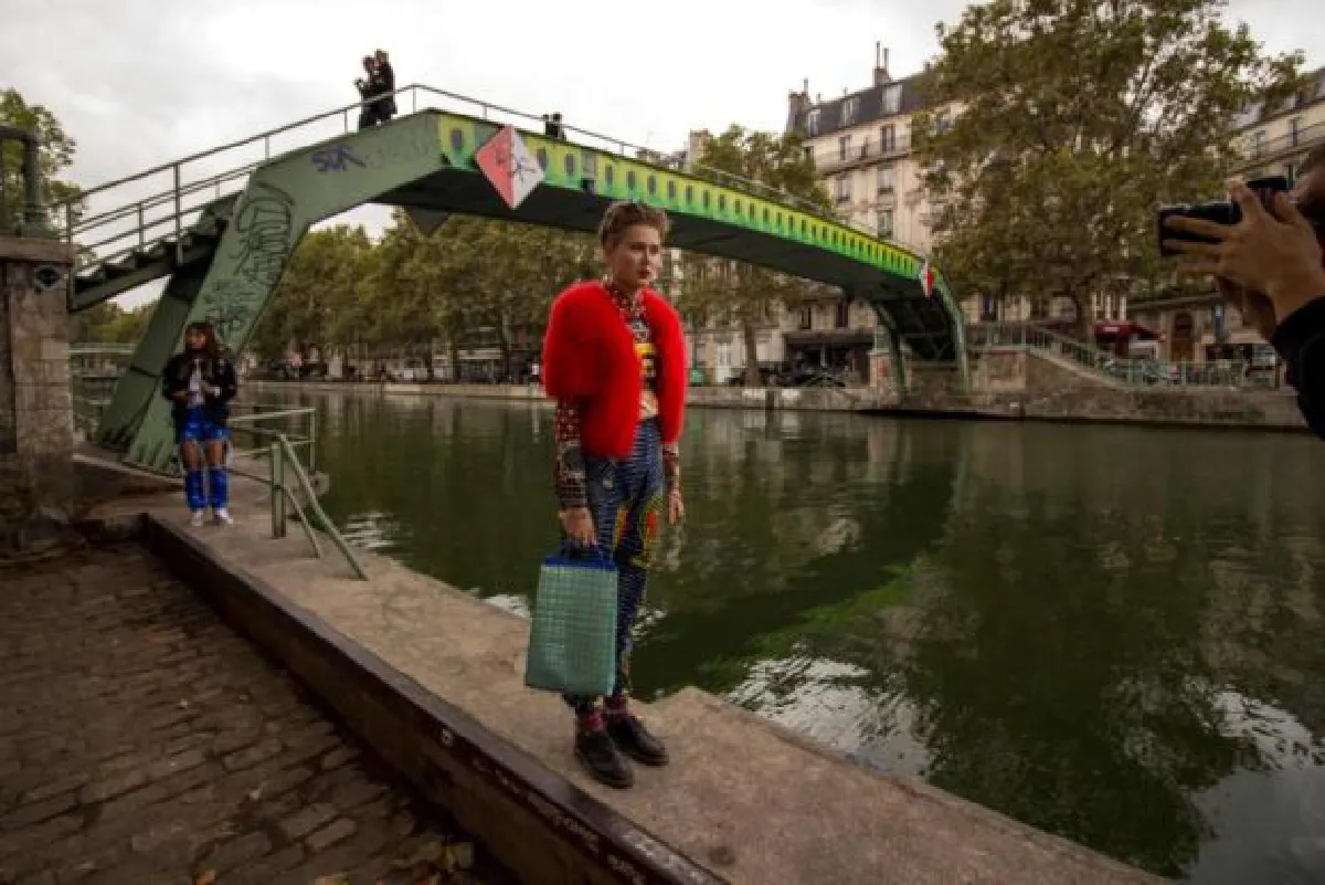 Why do fashion models never smile?