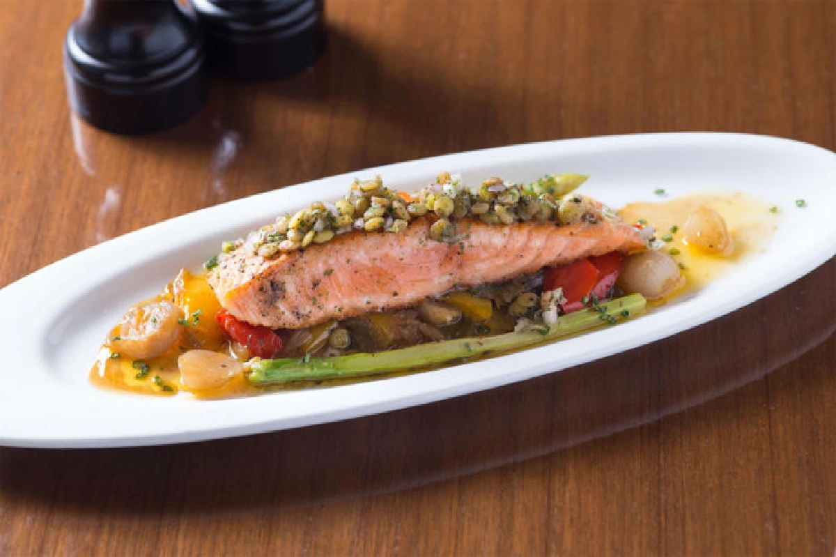 เมนูฝรั่งเศส โดยเชฟมิชลินสตาร์ ณ คาเฟ่ แคลร์ โอเรียนเต็ล เรสซิเดนซ์ กรุงเทพฯ