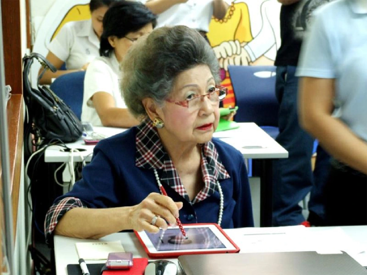 ชมรมชาวสูงวัย 'หัวใจโซเชียล'