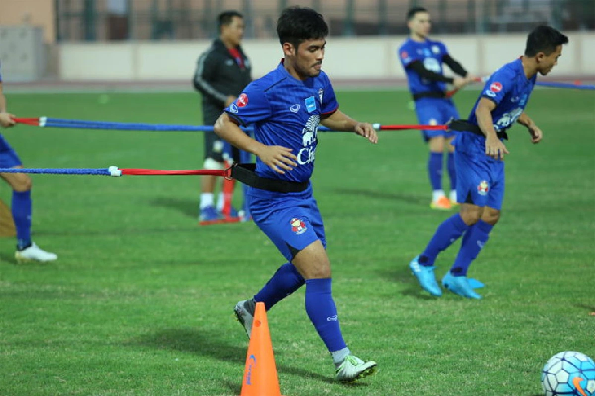 'ช้างศึก' ซ้อมเข้มดวลยูเออี