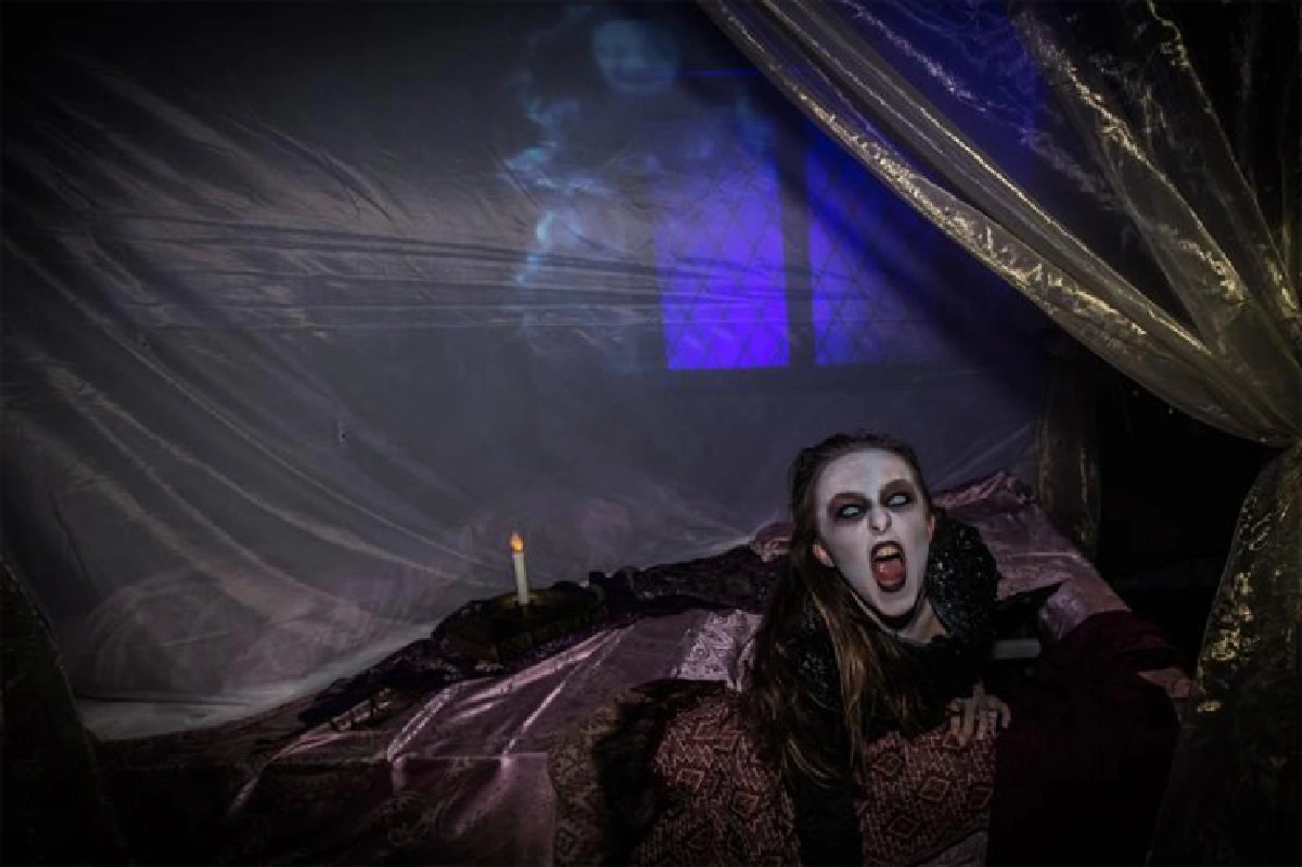 เดินชิลในคืนแห่งความหลอน @ยูนิเวอร์แซล สตูดิโอ สิงคโปร์