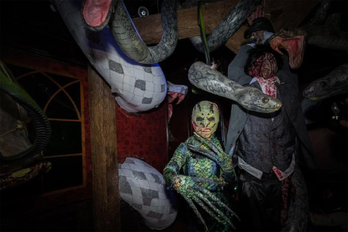 เดินชิลในคืนแห่งความหลอน @ยูนิเวอร์แซล สตูดิโอ สิงคโปร์