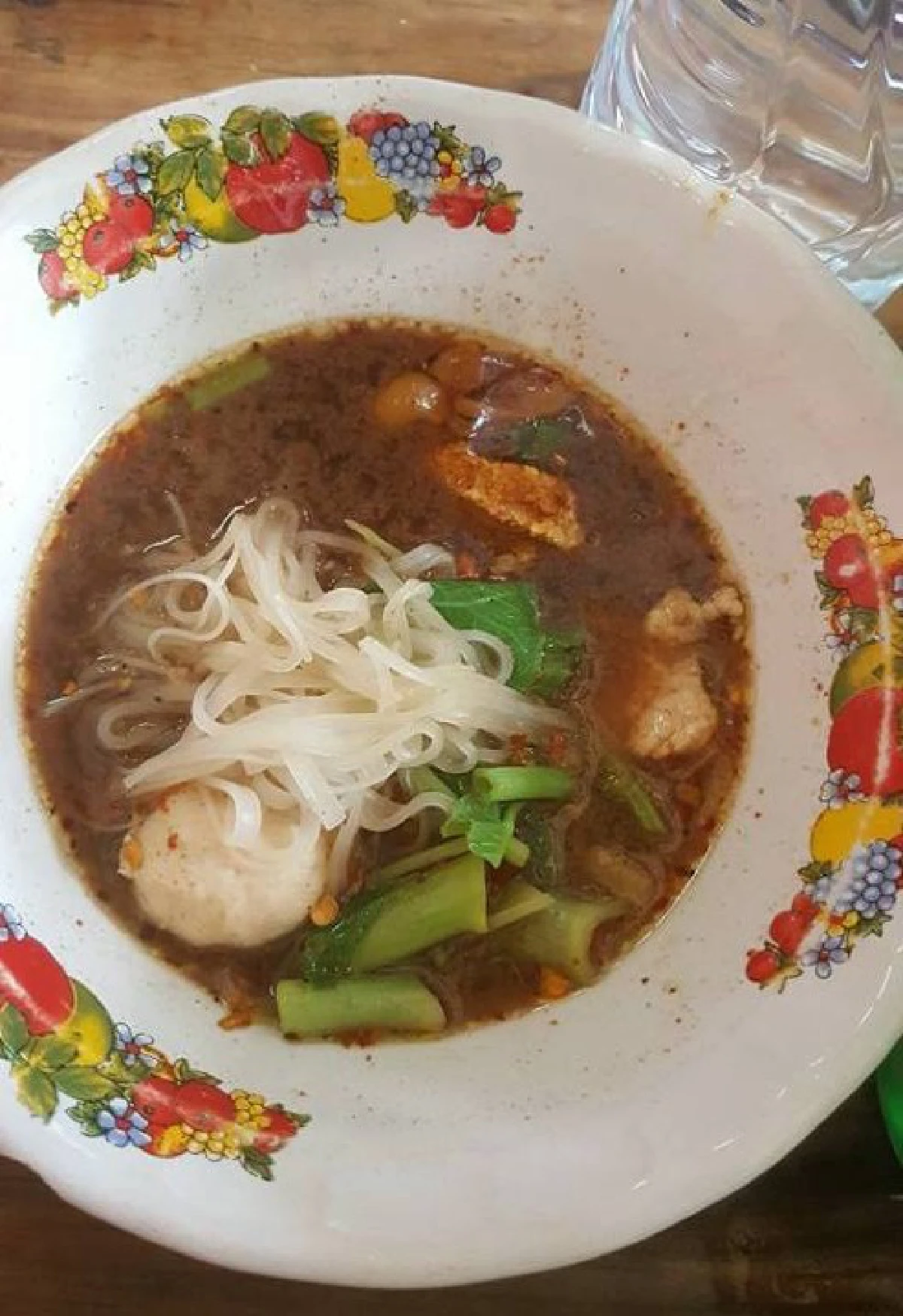 วัดกันจะๆ! "ปริมาณ-ราคา" ก๋วยเตี๋ยวเรือ 5 เเห่งรอบอนุสาวรีย์ชัยฯ