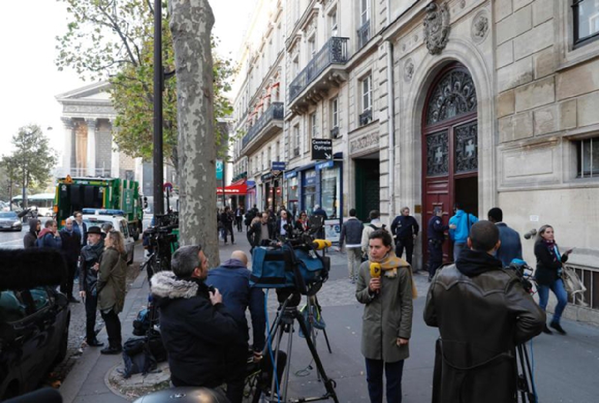 Kim Kardashian, tied up and robbed at gunpoint in Paris, flees to New York