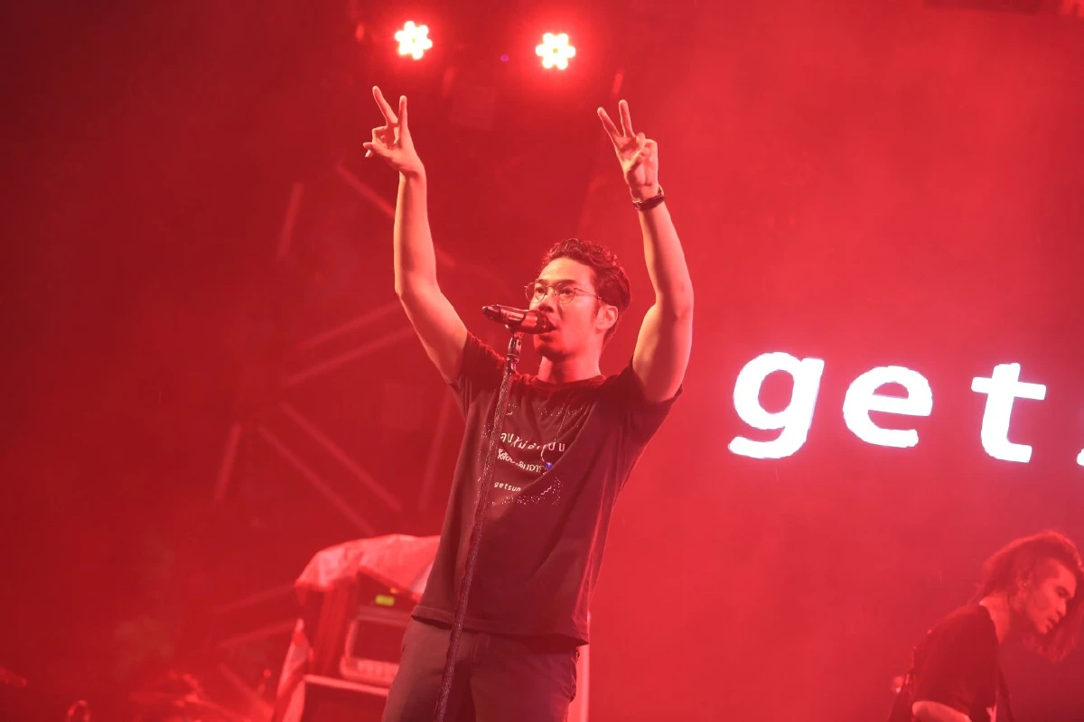 มันส์หาดแตก! 94 EFM ขนดีเจยกคลื่น ศิลปินยกแพ็คถล่มพัทยา