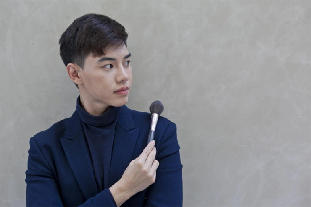 ‘เมกอัพมือทอง’ เนรมิตความสวย เจ้าสาวเลอค่า