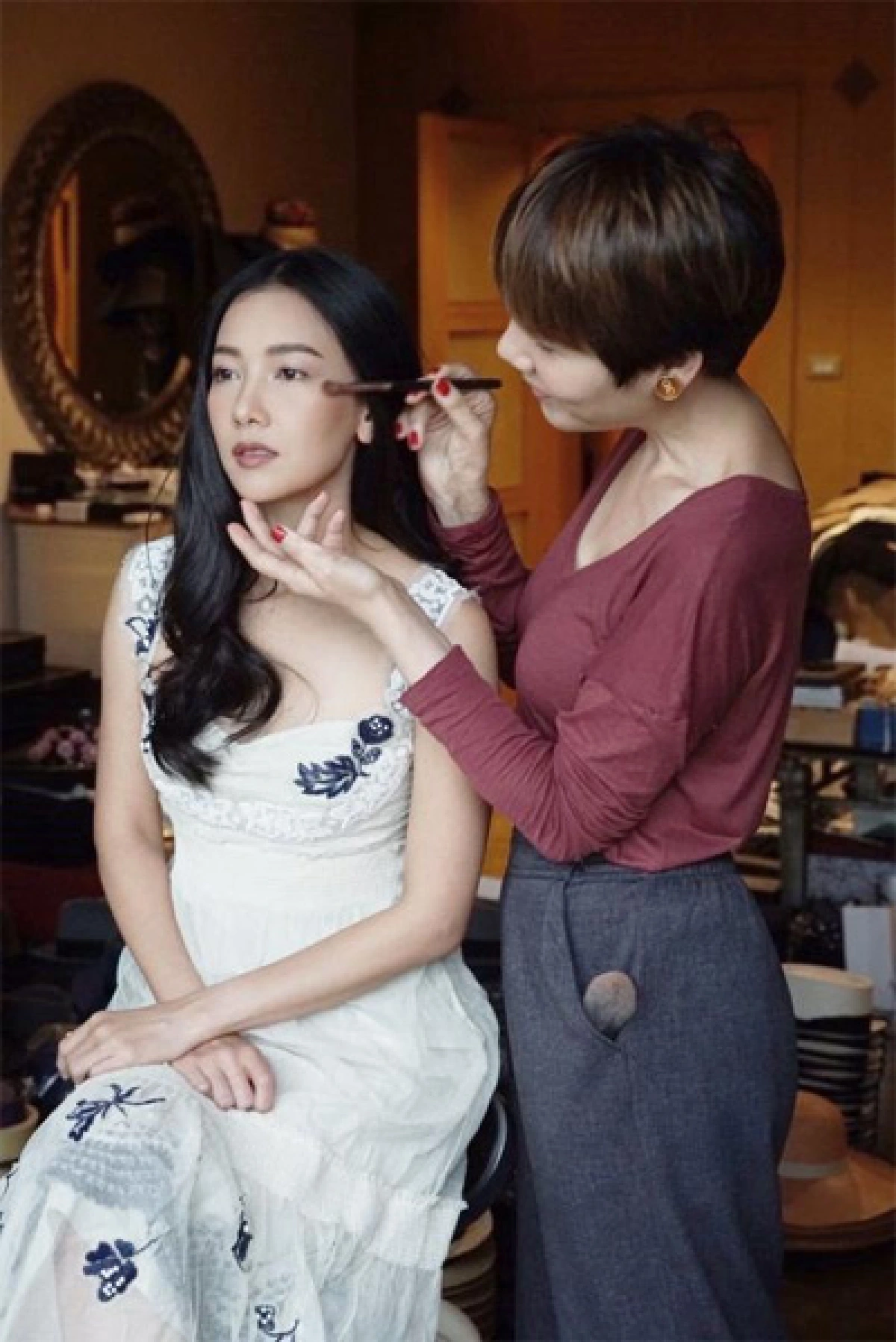 ‘เมกอัพมือทอง’ เนรมิตความสวย เจ้าสาวเลอค่า