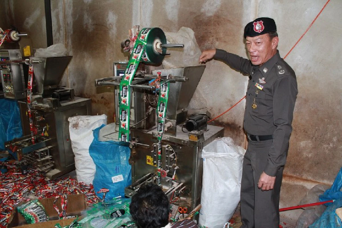 บุกจับแหล่งผลิตกาแฟปลอมย่านปทุมฯยึดของกลางมูลค่า 2 ล้านบาท